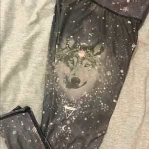Teeki Run with wolves yoga pants